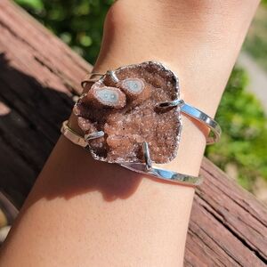 NEW 1.42" x 1.39" ADJUSTABLE SILVER PLATED COPPER RED AMETHSYT STALACTITE CUFF